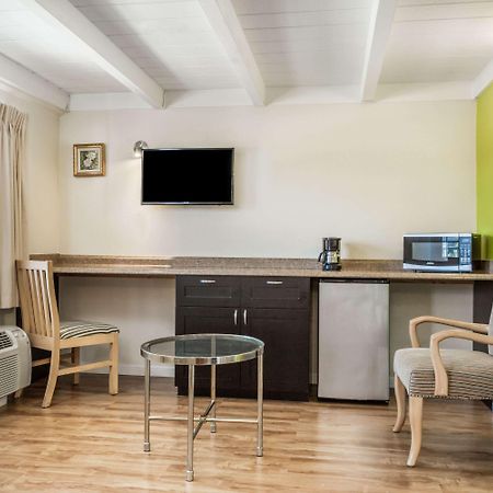 Travelodge By Wyndham Fairfield/Napa Valley Buitenkant foto