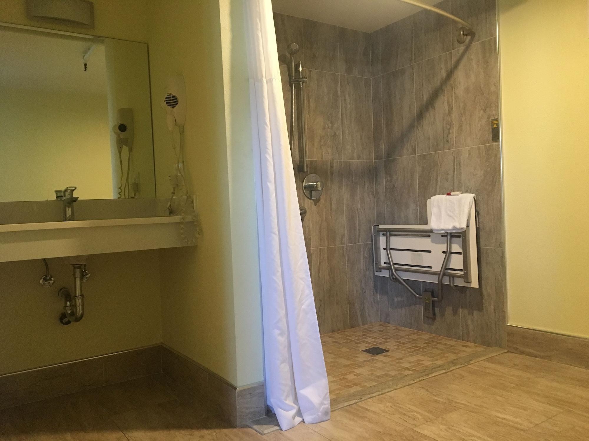 Travelodge By Wyndham Fairfield/Napa Valley Buitenkant foto