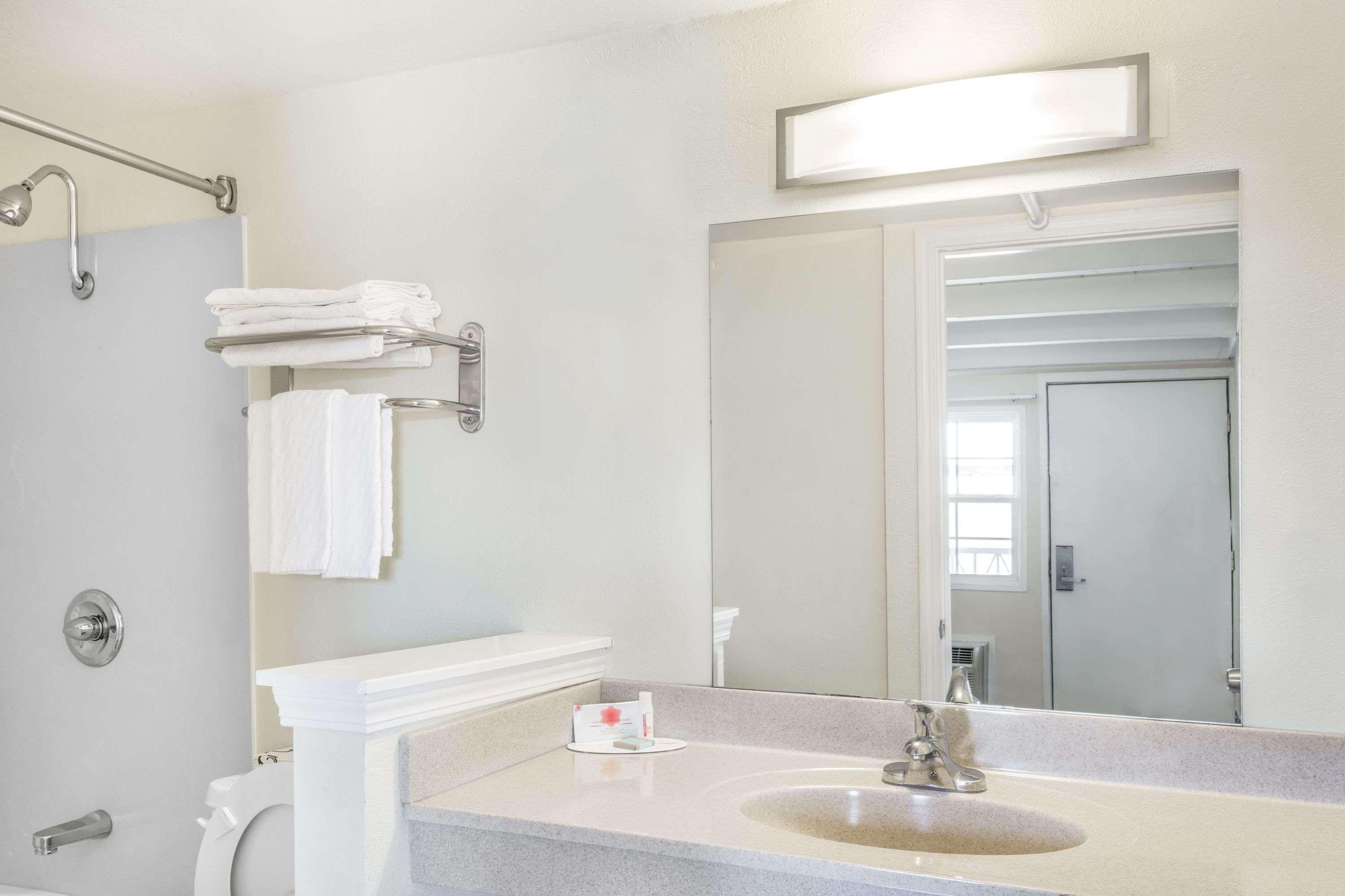 Travelodge By Wyndham Fairfield/Napa Valley Buitenkant foto