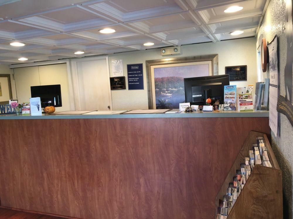 Travelodge By Wyndham Fairfield/Napa Valley Buitenkant foto