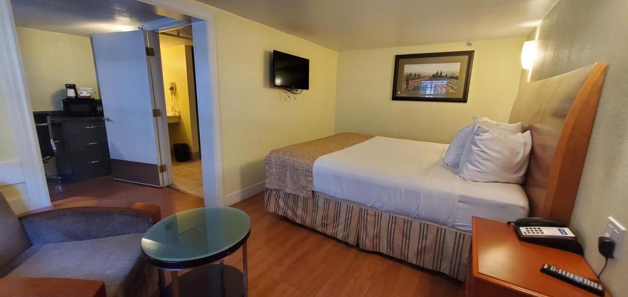 Travelodge By Wyndham Fairfield/Napa Valley Buitenkant foto